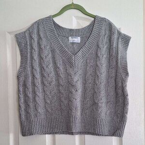 Old Navy Gray Sweater Vest Size Medium